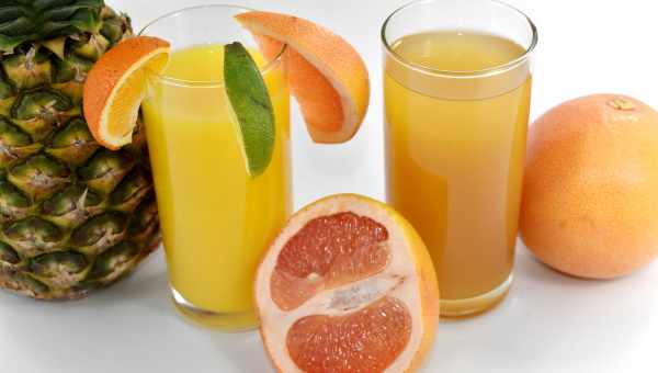 Витаминный напиток из тропических фруктов