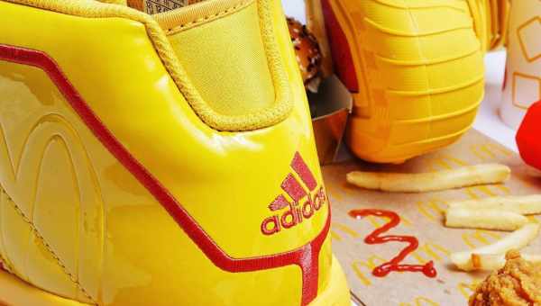 Adidas и McDonald’s сделали совместную коллекцию одежды. С ней себя можно почувствовать картошкой фри