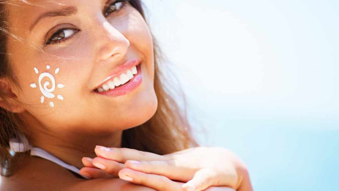 Краса під сяючим сонцем: основні правила догляду за шкірою влітку